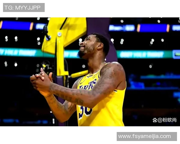 詹姆斯带伤砍下三双，湖人客场险胜掘金，夺NBA西部榜首宝座