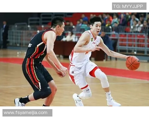 郭昊文：从篮球新星到职业生涯的崭新篇章与挑战探索