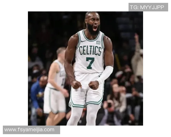 杰伦布朗如何在NBA赛场上展现领导力与全面技能的完美结合