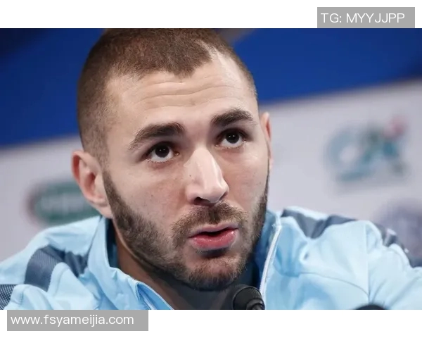 本泽马的传奇之路：从青涩少年到世界足坛巨星的蜕变与辉煌