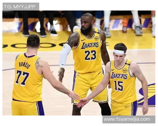 夏季联赛湖人与快船激战正酣球迷期待精彩对决与新星表现